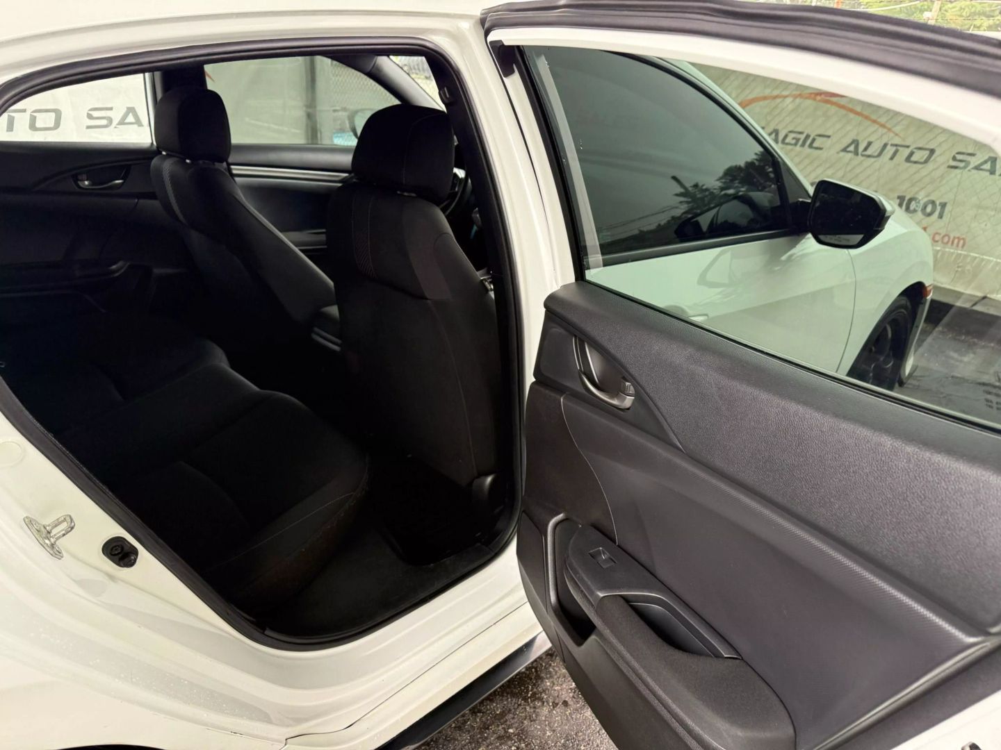 2018 Honda Civic - Image 21