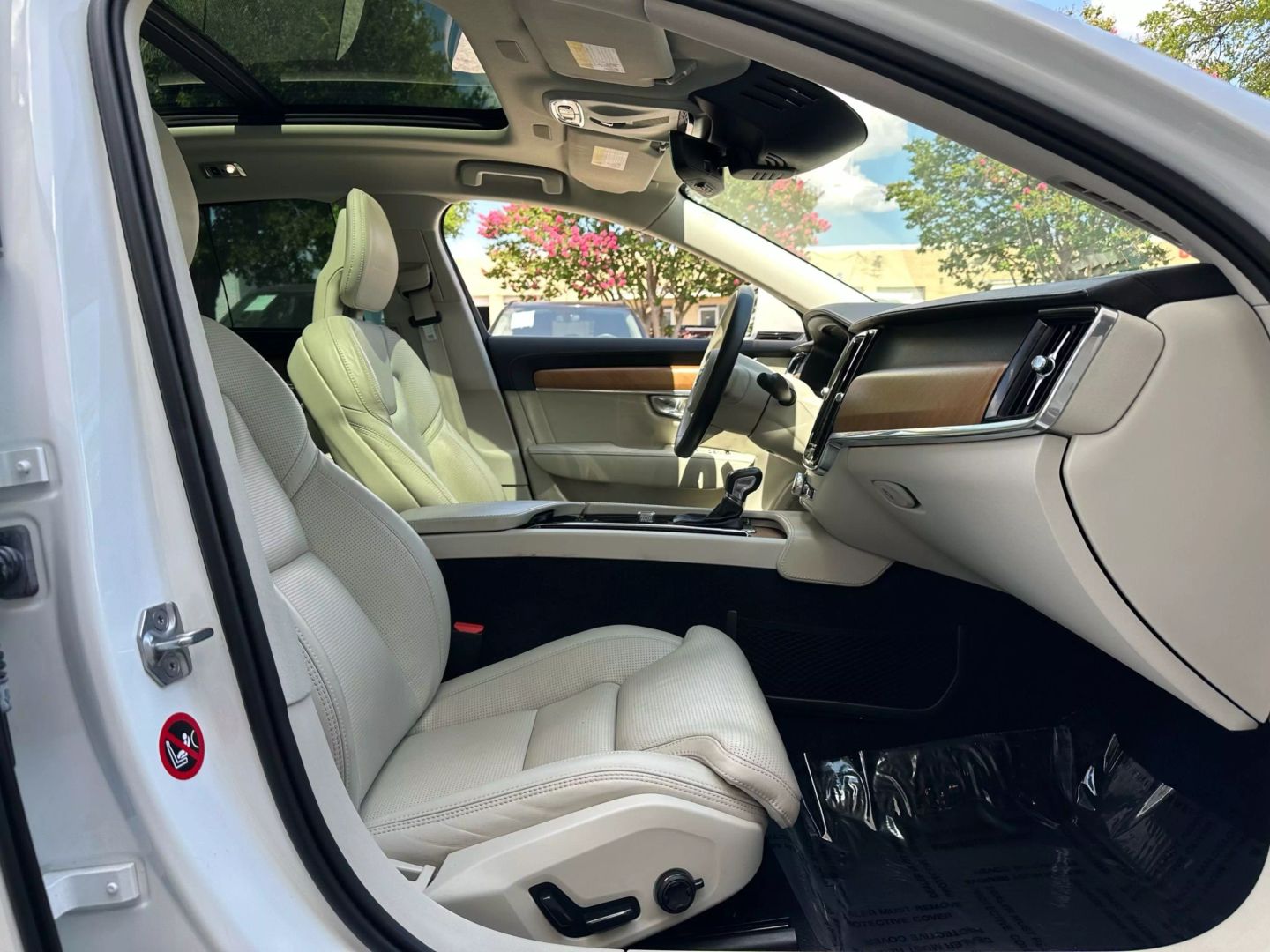 2018 Volvo S90 - Image 25
