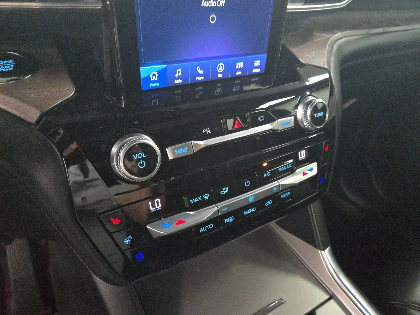 2021 Ford Explorer - Image 25