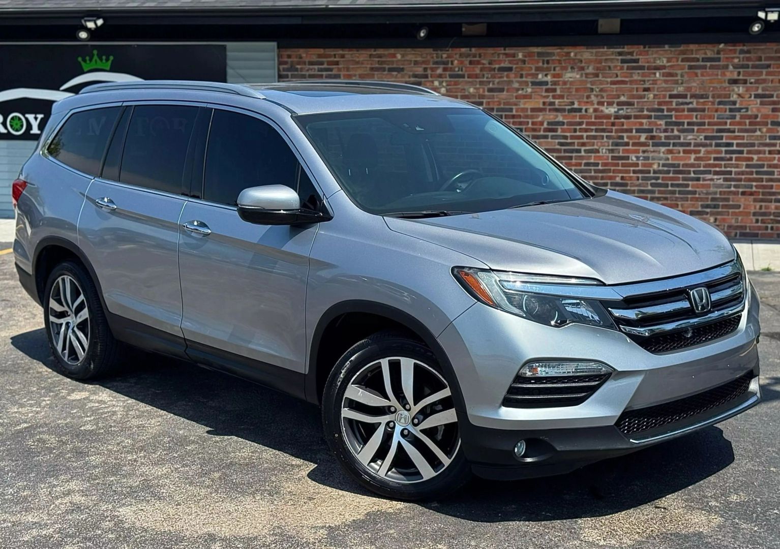 2018 Honda Pilot - Image 2