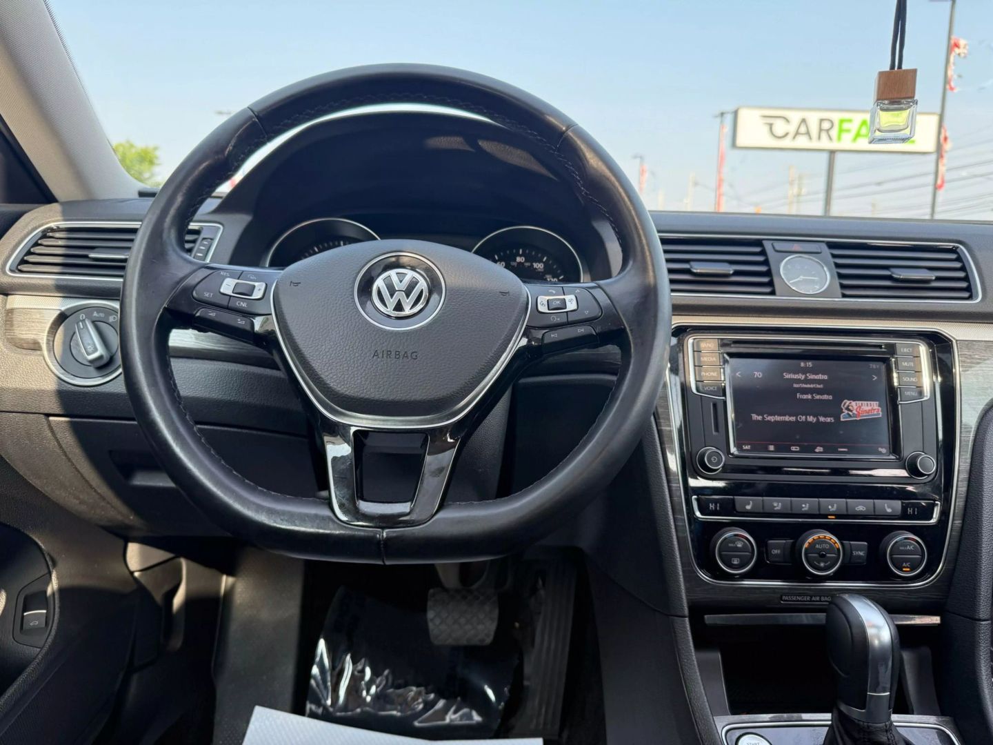 2017 Volkswagen Passat - Image 29