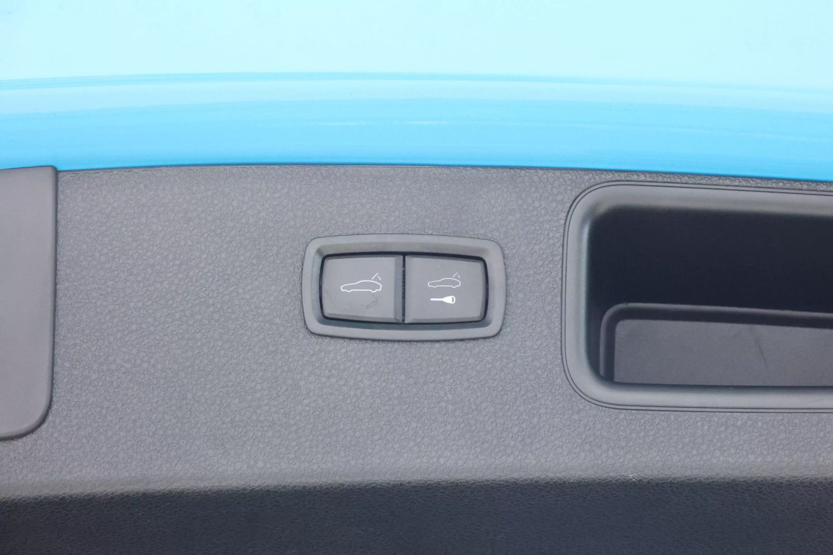 2022 Porsche Macan - Image 58