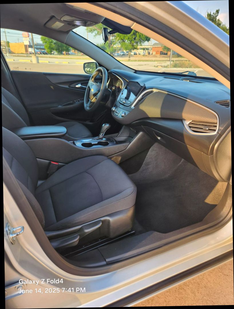 2020 Chevrolet Malibu - Image 14