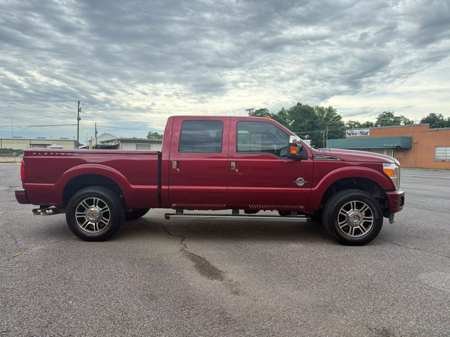 2015 Ford F250 Super Duty Crew Cab - Image 8