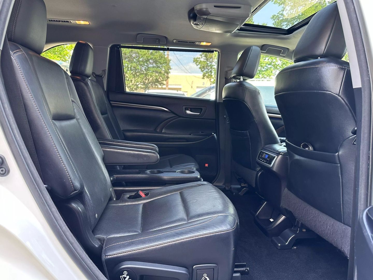 2014 Toyota Highlander - Image 28