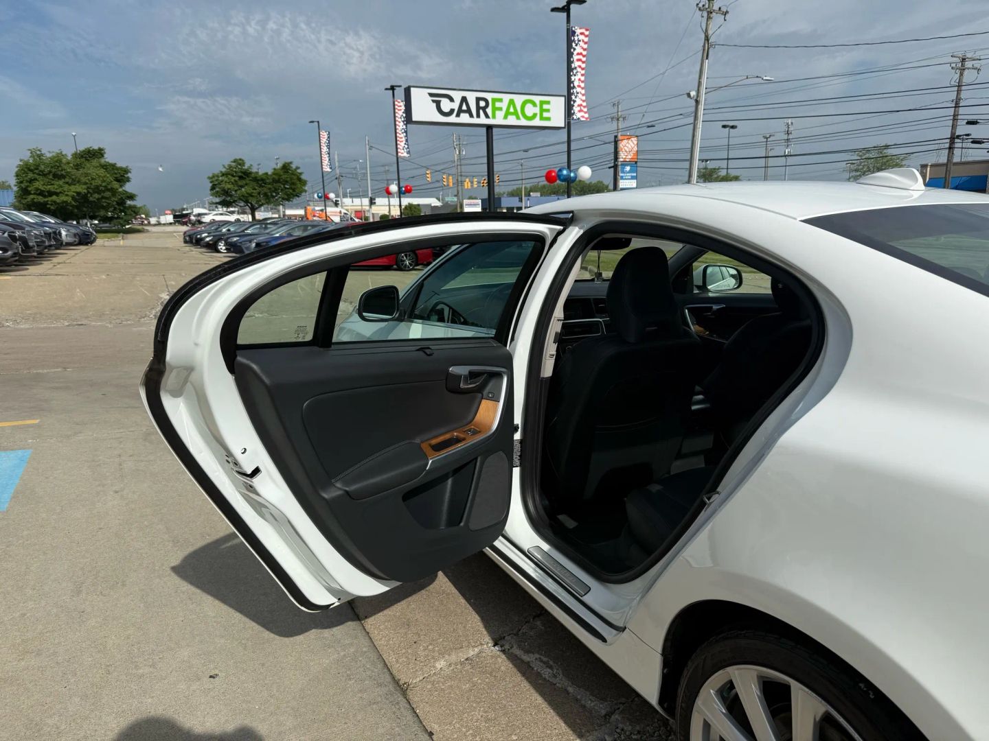 2016 Volvo S60 - Image 19