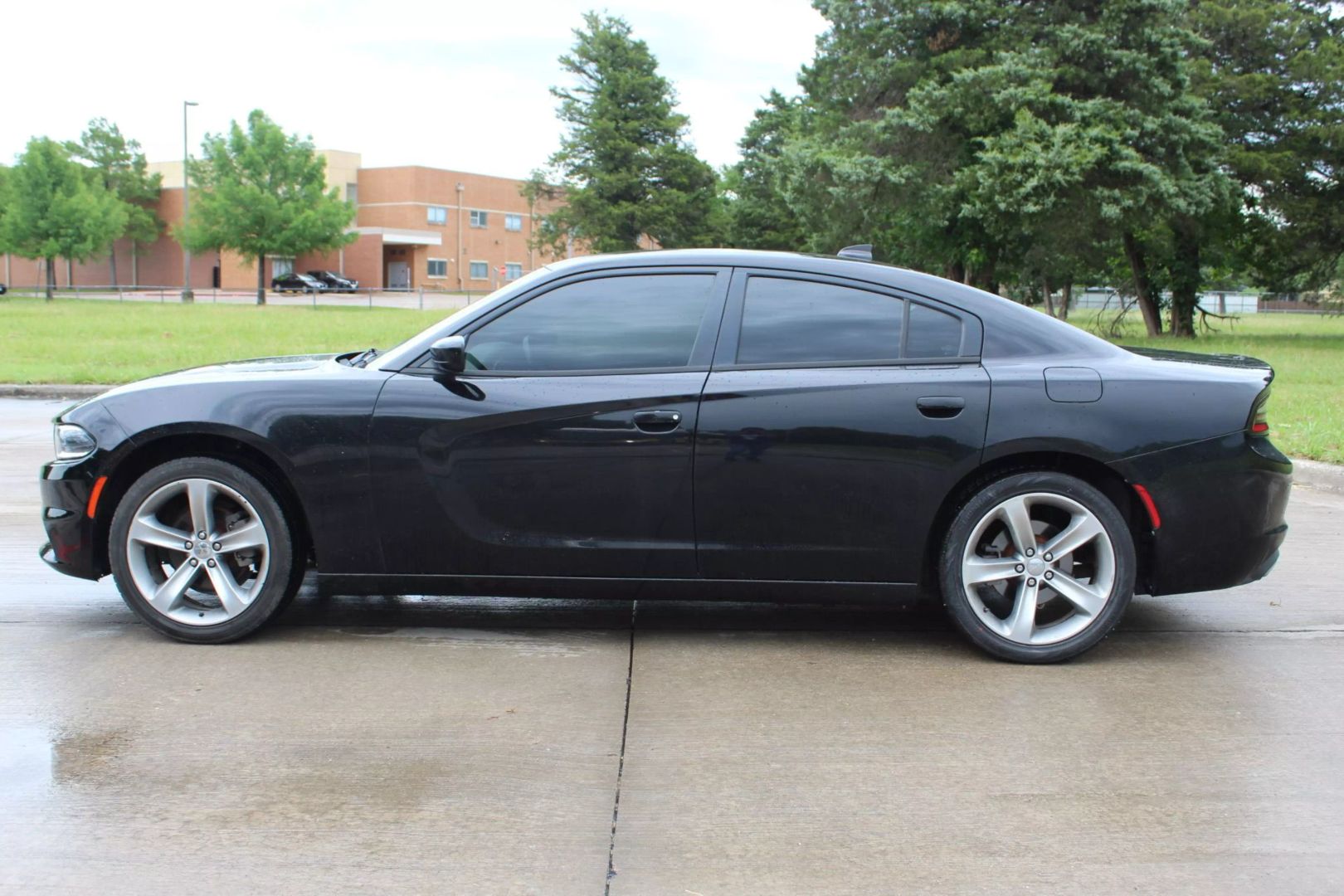 Used 2017 Dodge Charger SXT with VIN 2C3CDXHGXHH626601 for sale in Dallas, TX