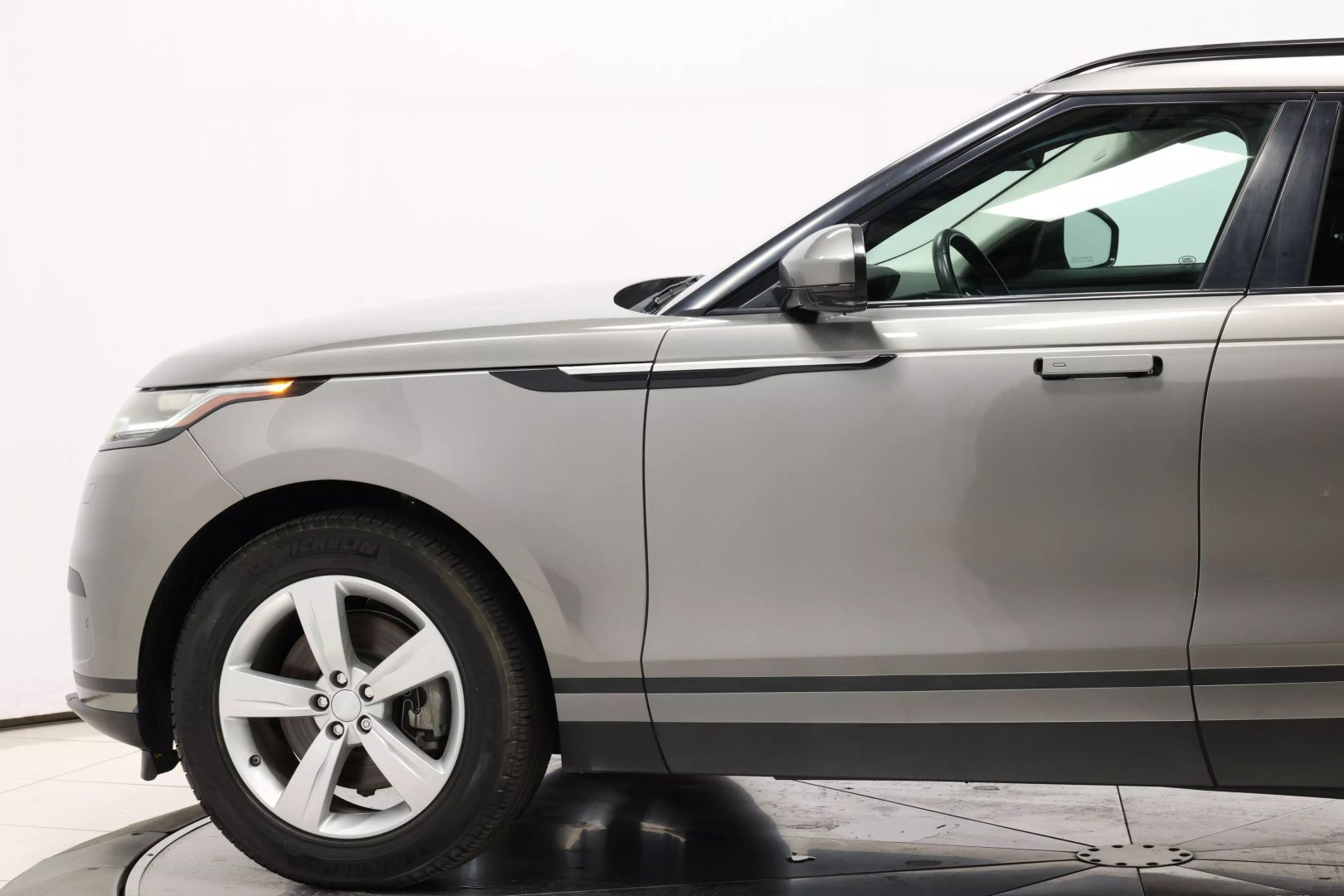2019 Land Rover Range Rover Velar - Image 7