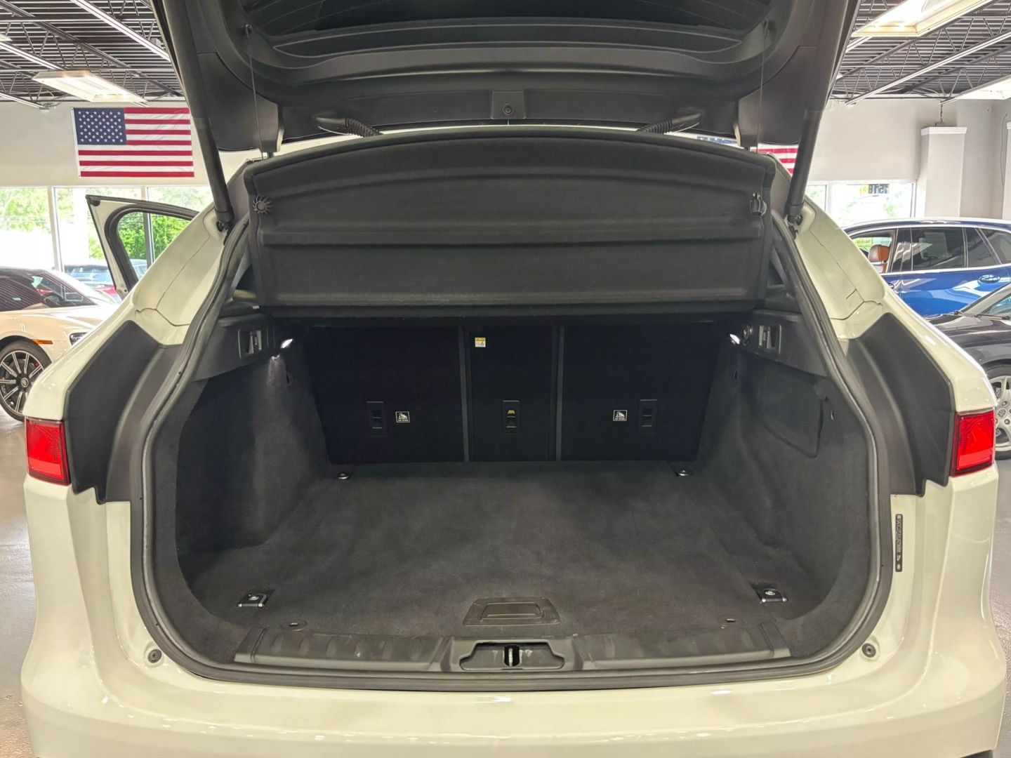 2018 Jaguar F-pace 30t Premium Sport Utility 4d - Image 37