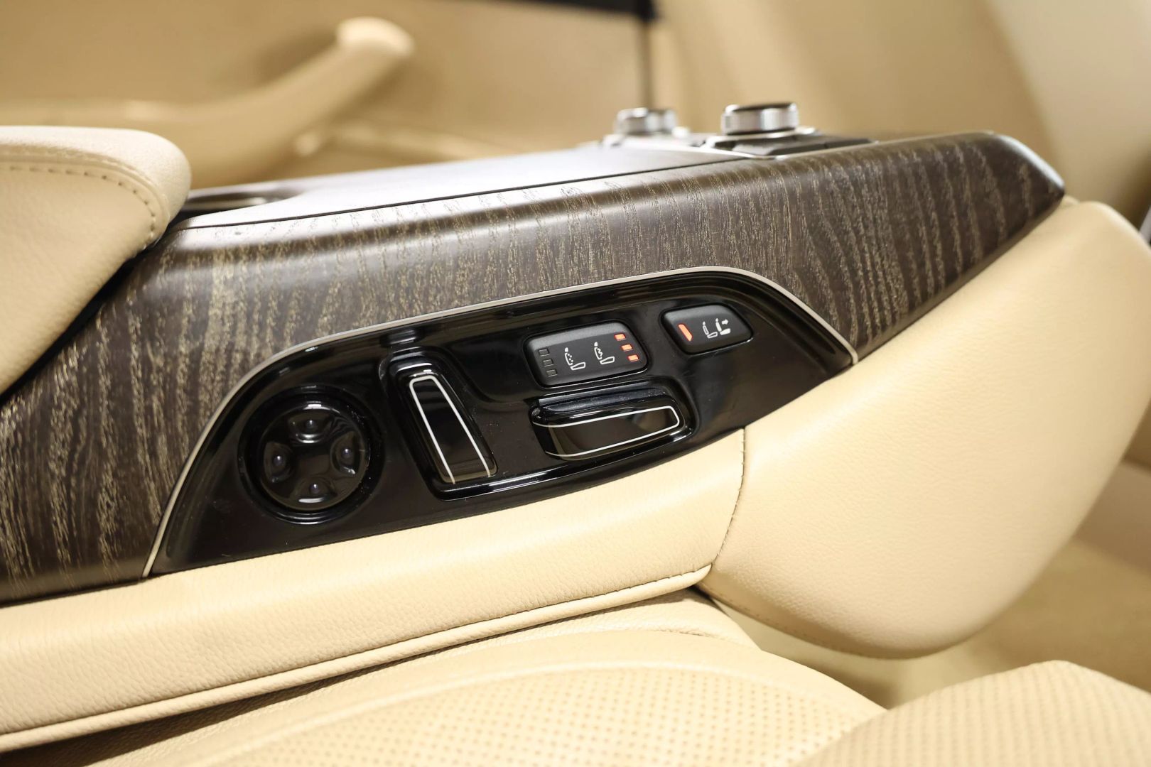 2015 Audi A8 - Image 88