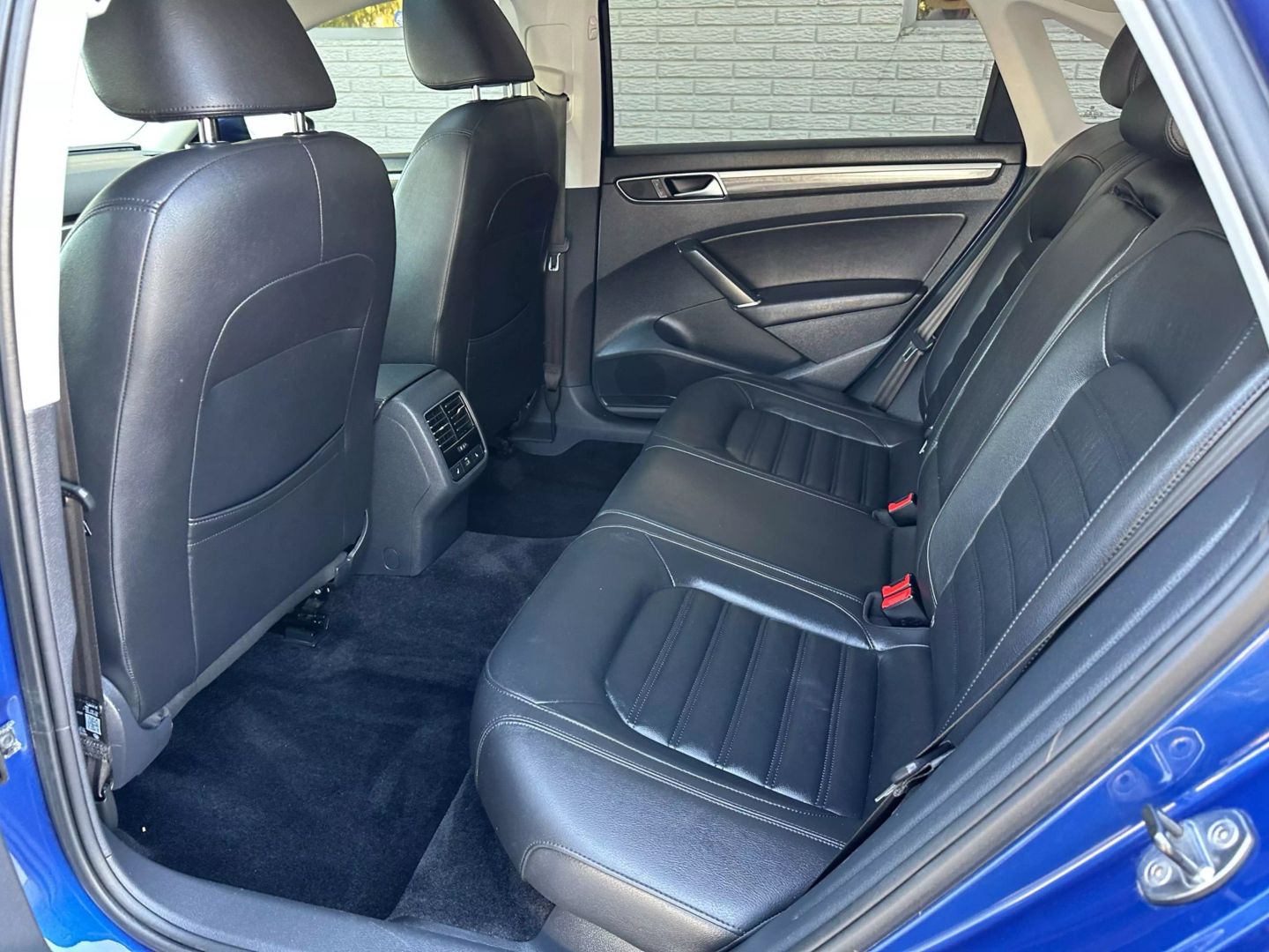 2017 Volkswagen Passat - Image 17