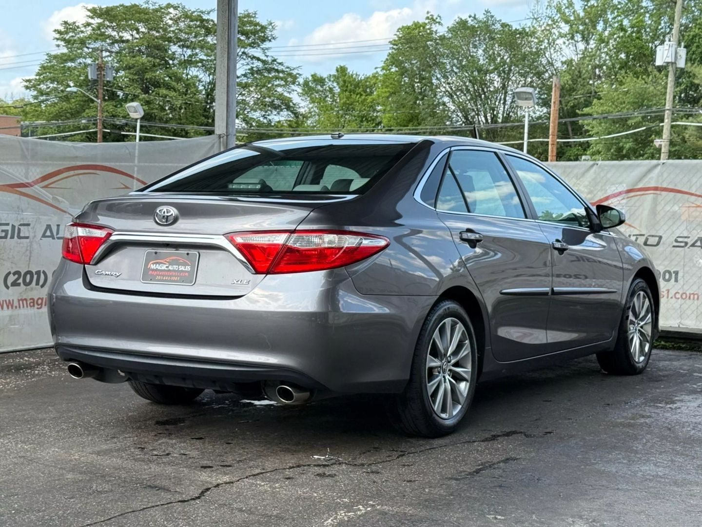 2016 Toyota Camry - Image 9