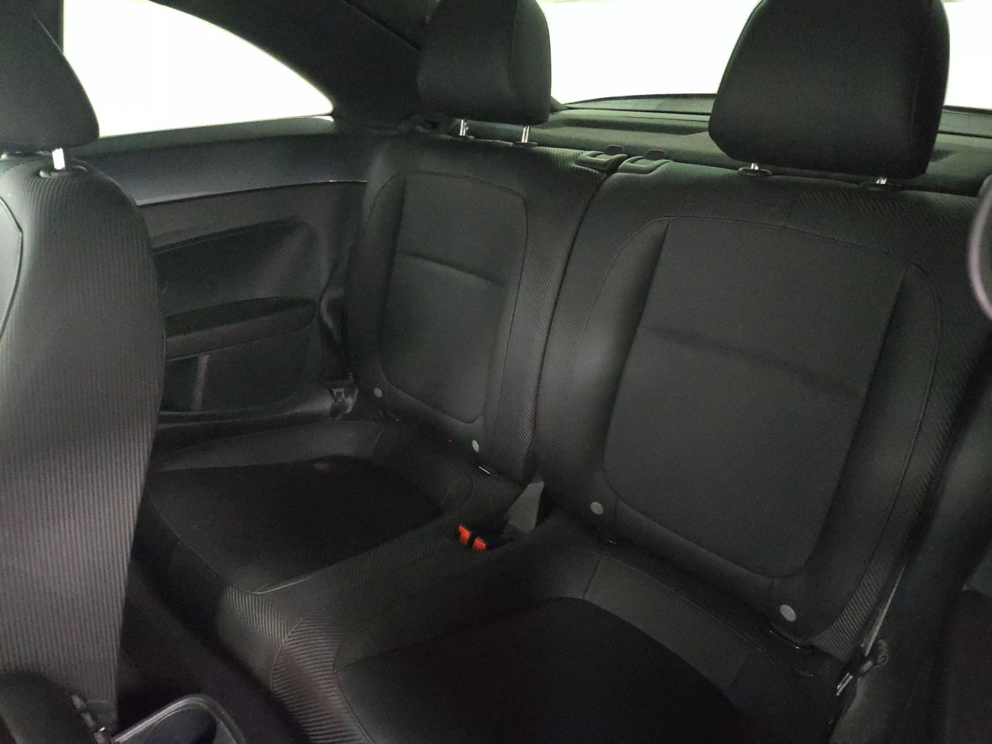 2016 Volkswagen Beetle - Image 10