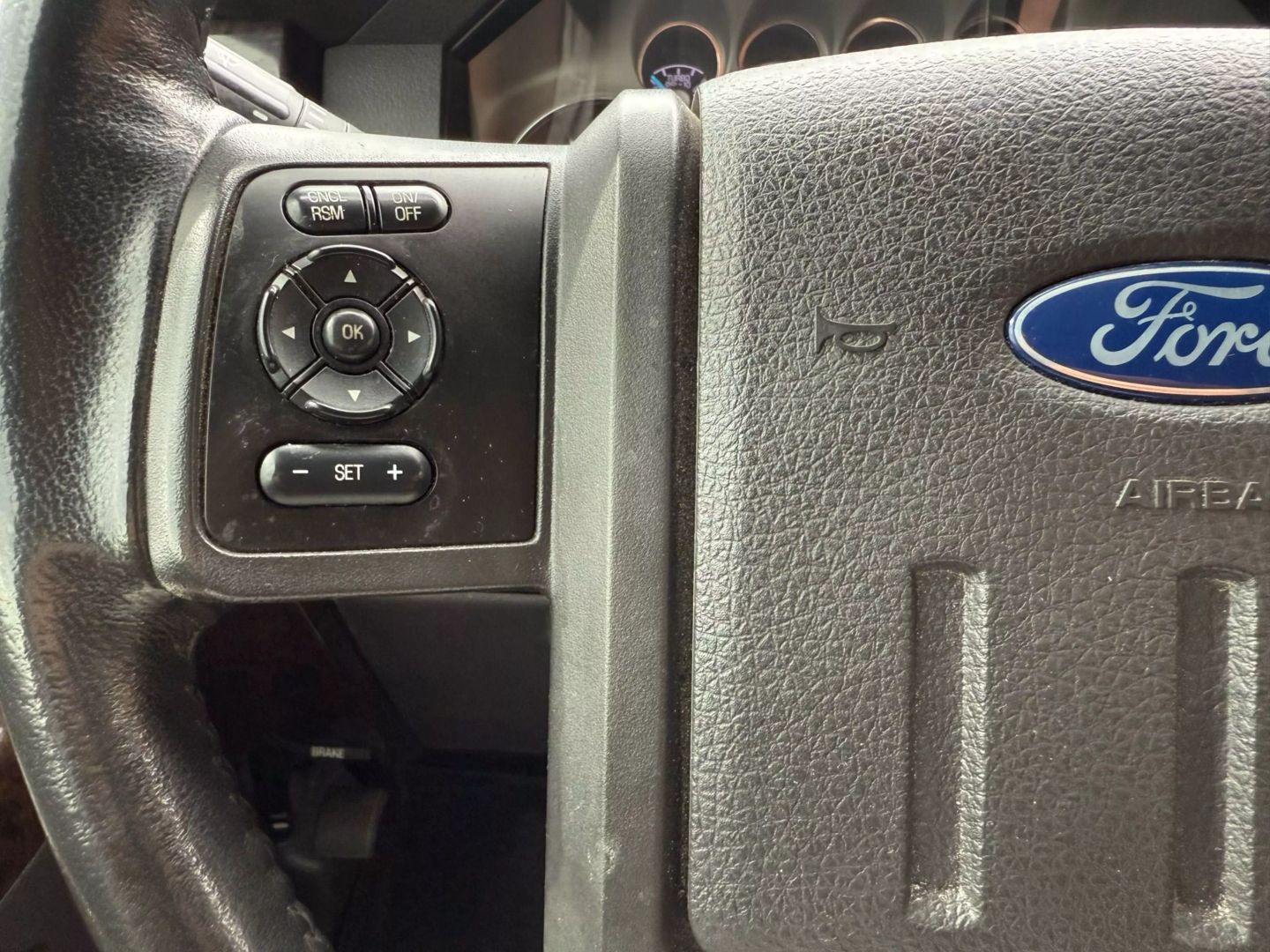 2015 Ford F250 Super Duty Crew Cab - Image 24