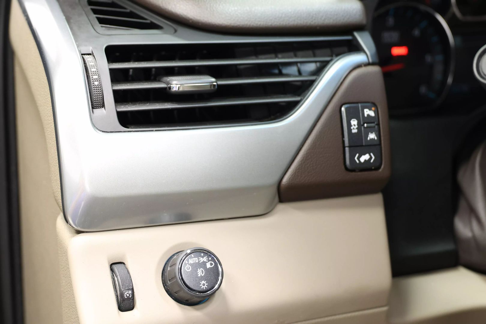 2016 Chevrolet Tahoe - Image 20