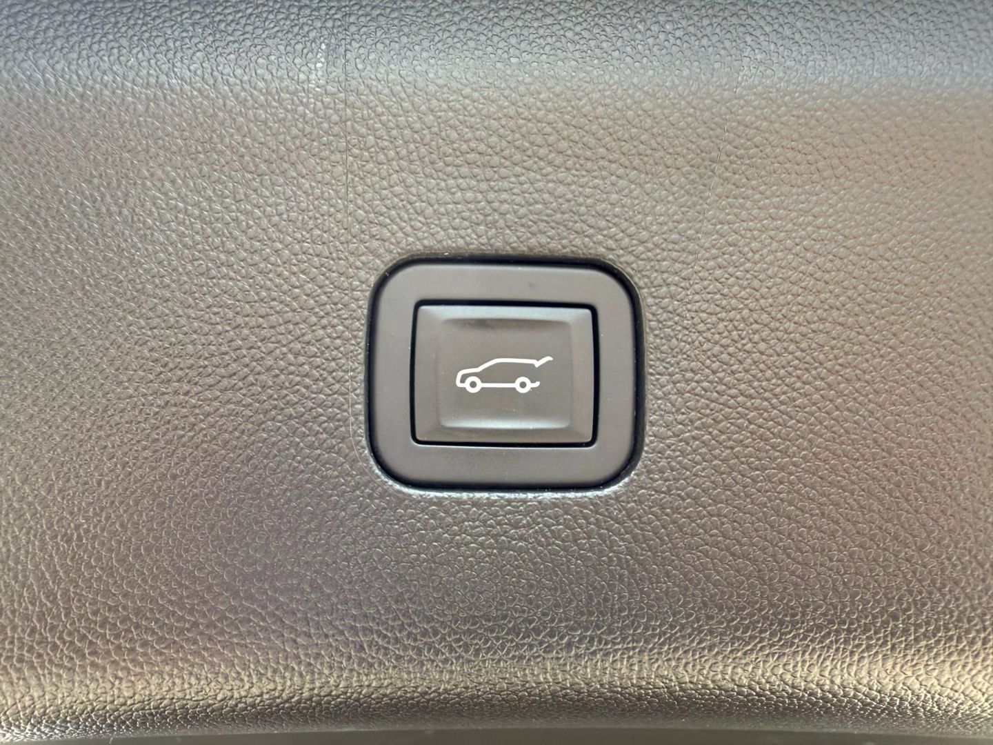 2018 Buick Enclave - Image 14