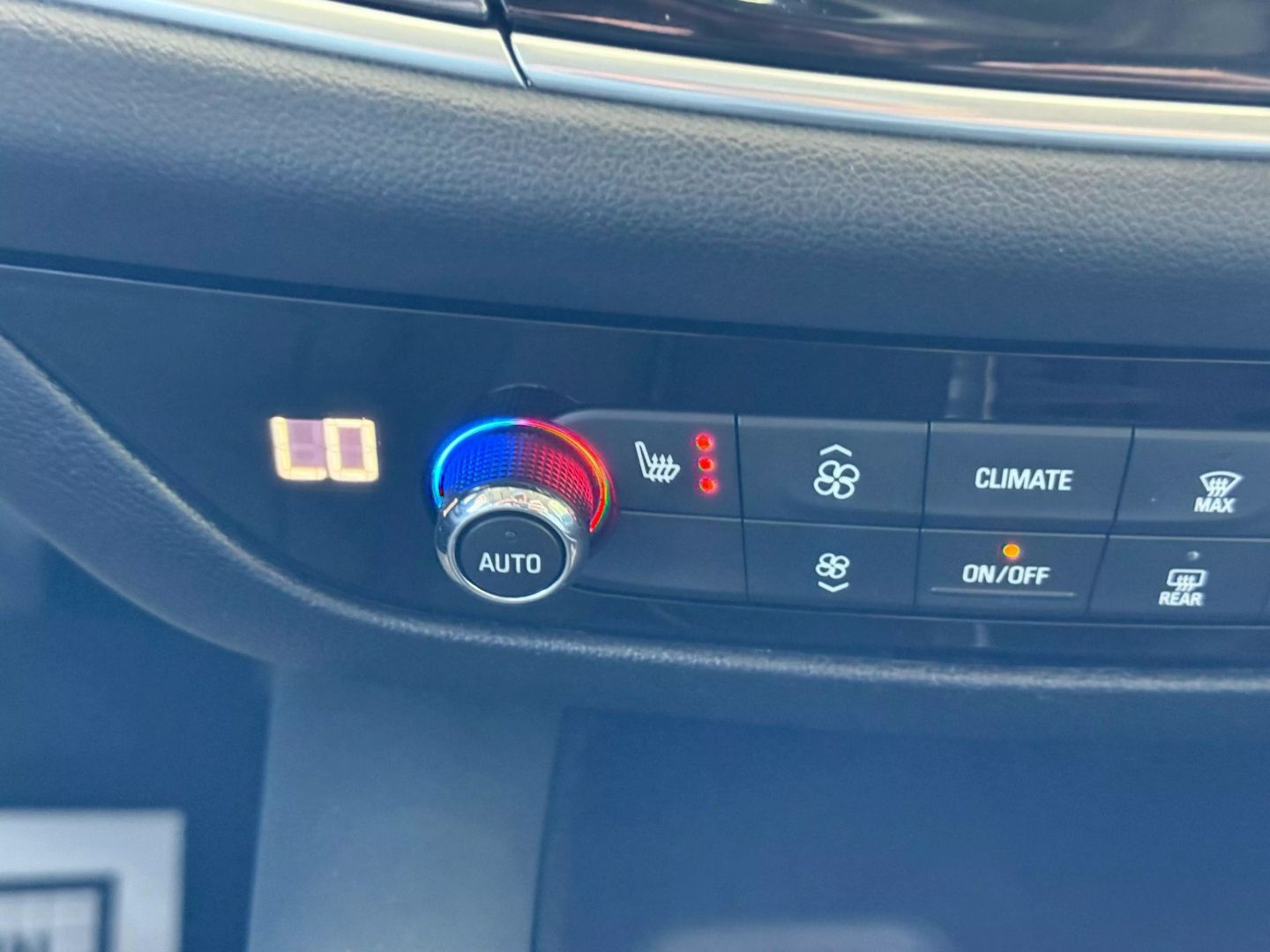 2019 Buick Enclave - Image 30