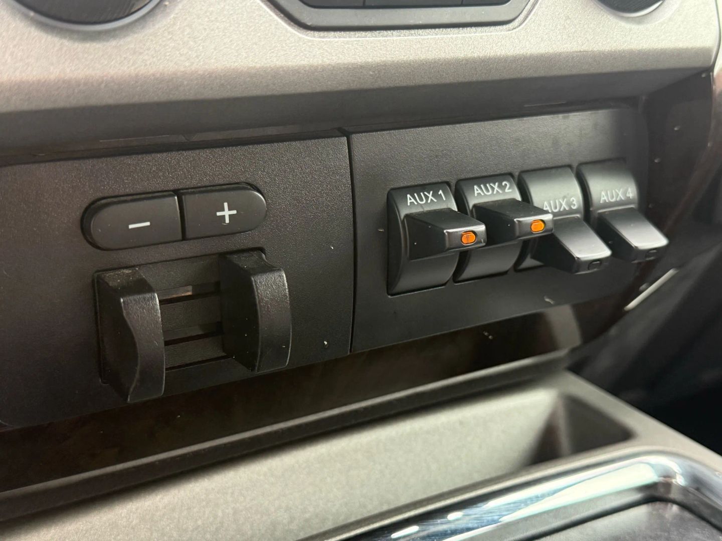 2015 Ford F250 Super Duty Crew Cab - Image 32