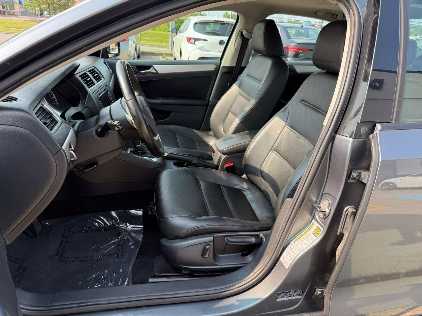 2013 Volkswagen Jetta - Image 17