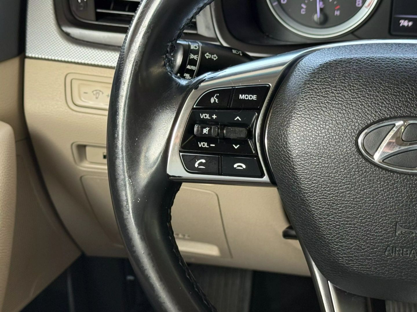 2018 Hyundai Sonata - Image 31