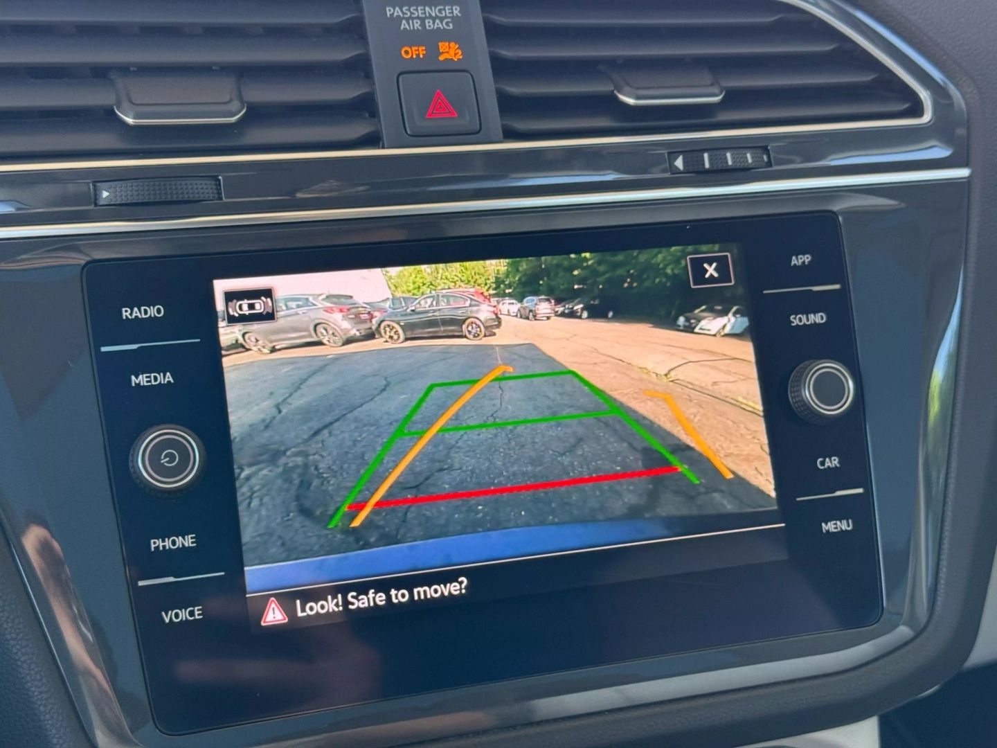 2022 Volkswagen Tiguan - Image 39