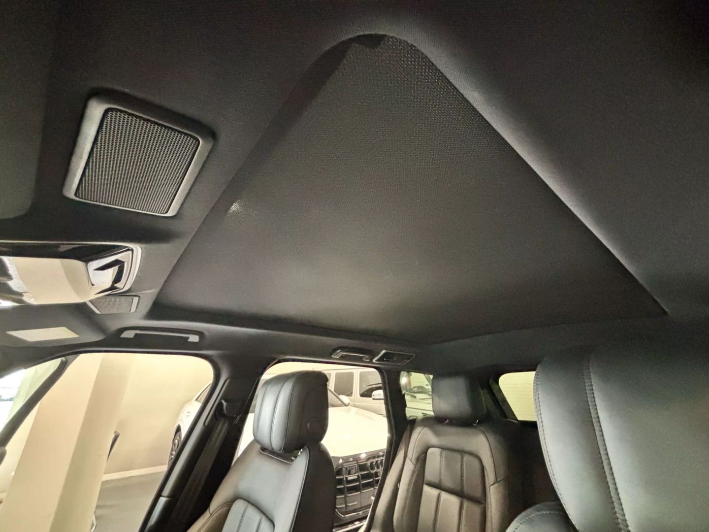 2020 Land Rover Range Rover Sport Hse Sport Utility 4d - Image 12