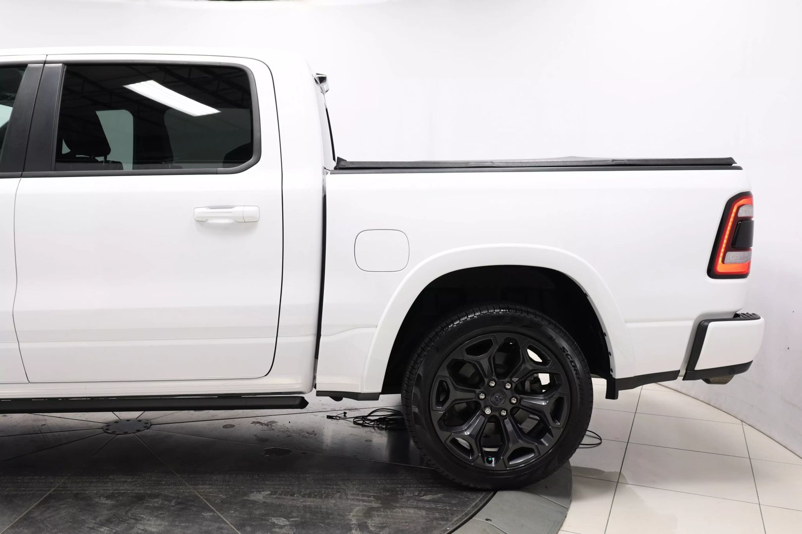 2023 Ram 1500 Crew Cab - Image 8