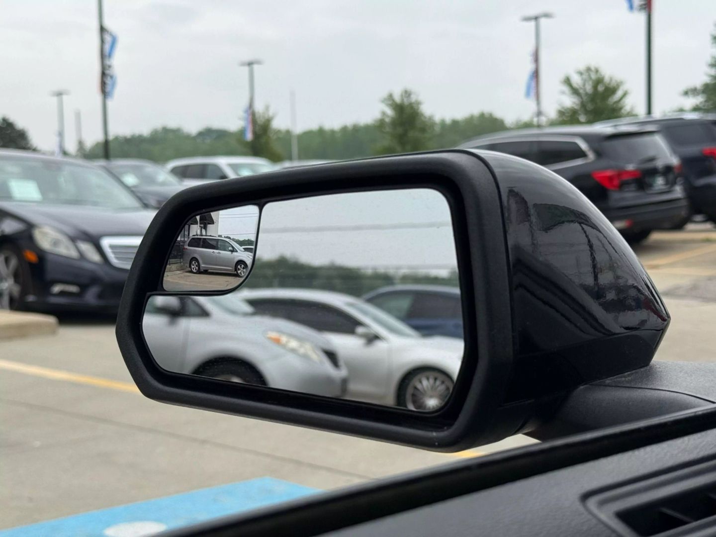 2019 Ford Mustang - Image 42