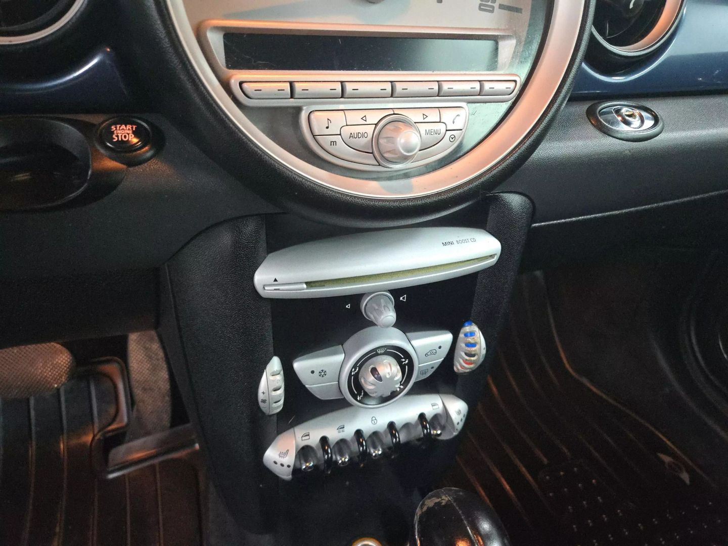 2010 Mini Convertible - Image 22