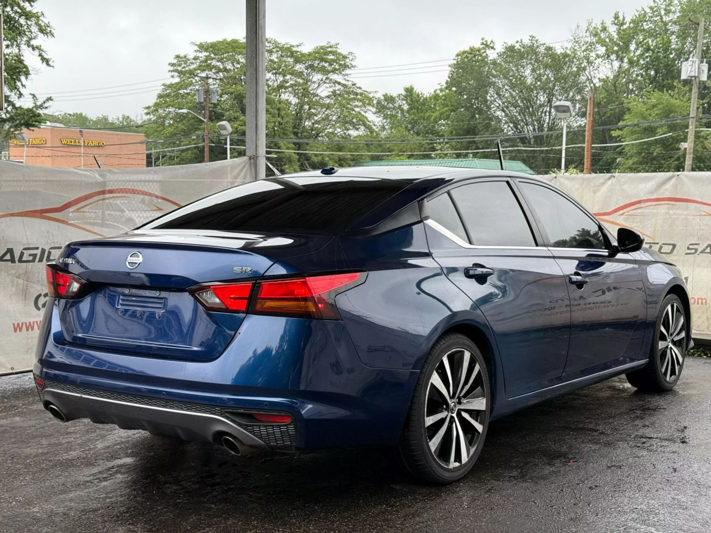 2020 Nissan Altima - Image 11