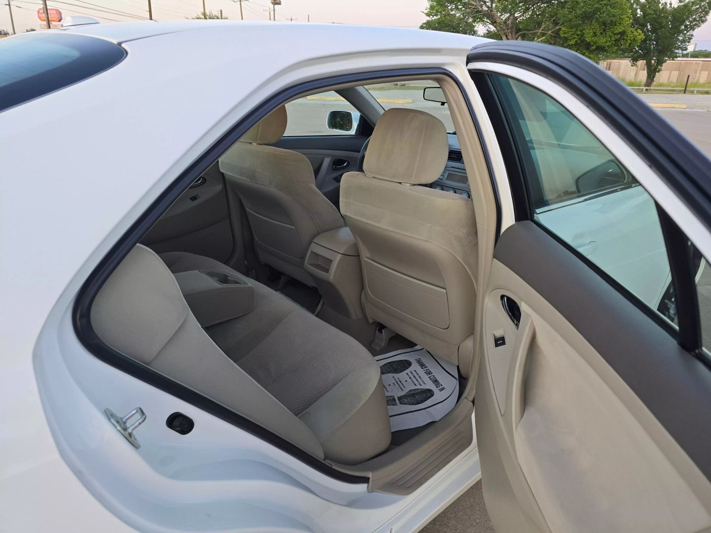 2011 Toyota Camry - Image 12