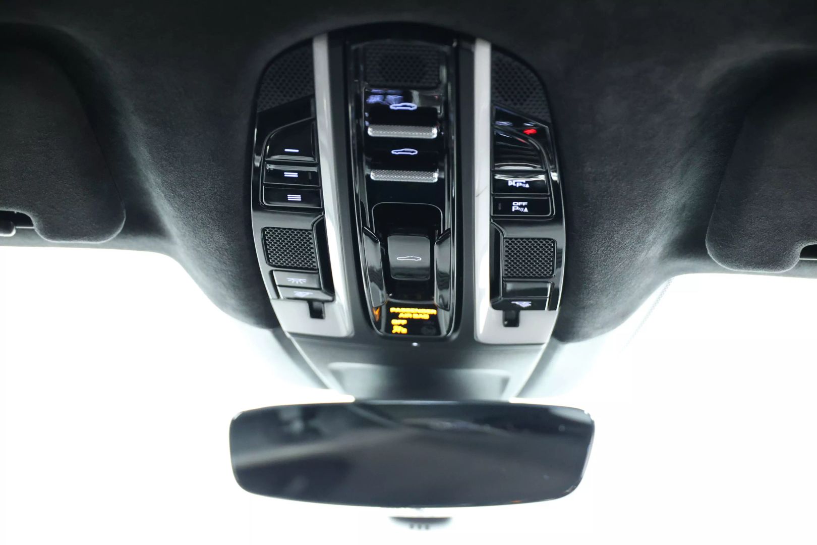 2020 Porsche Panamera - Image 49