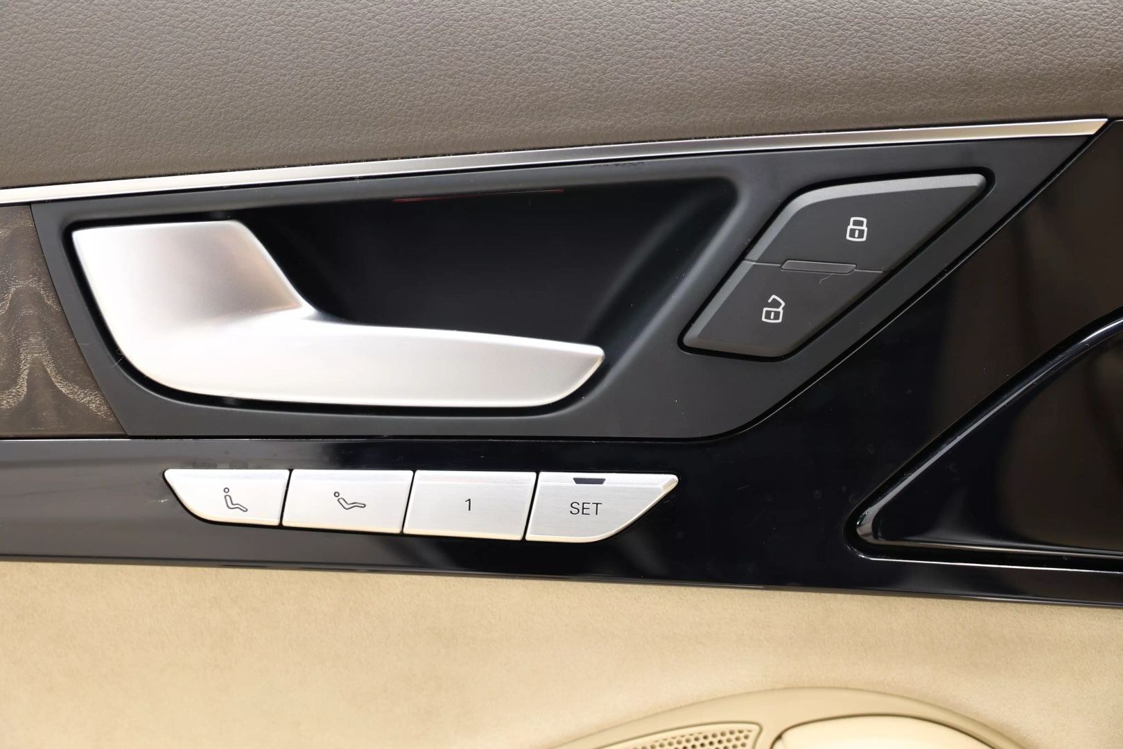 2015 Audi A8 - Image 50
