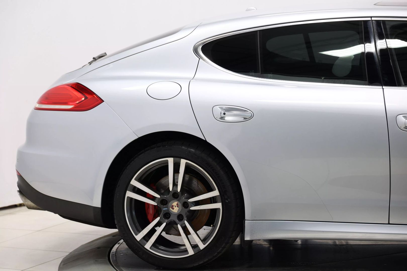 2014 Porsche Panamera - Image 77