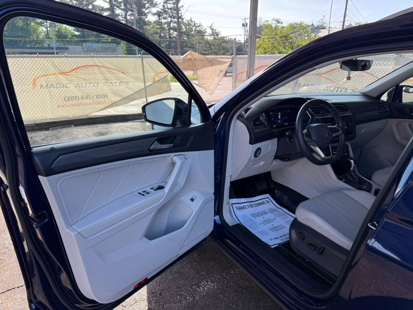 2022 Volkswagen Tiguan - Image 14