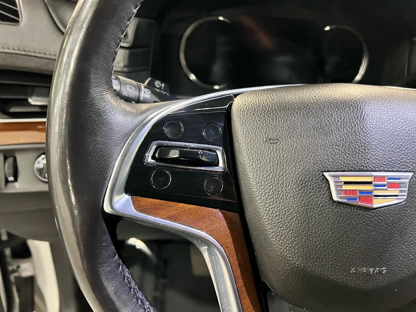 2019 Cadillac Escalade Luxury Sport Utility 4d - Image 23