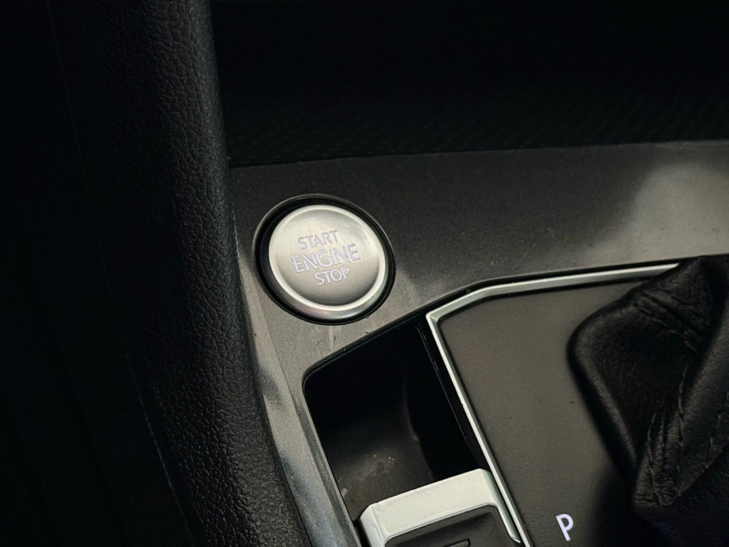 2019 Volkswagen Tiguan - Image 36