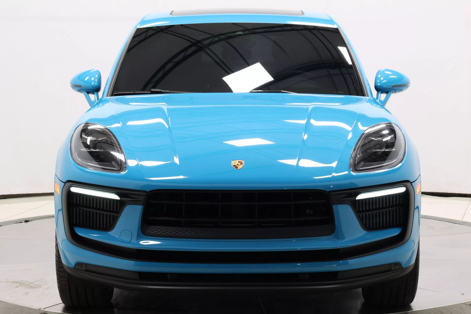 2022 Porsche Macan - Image 95