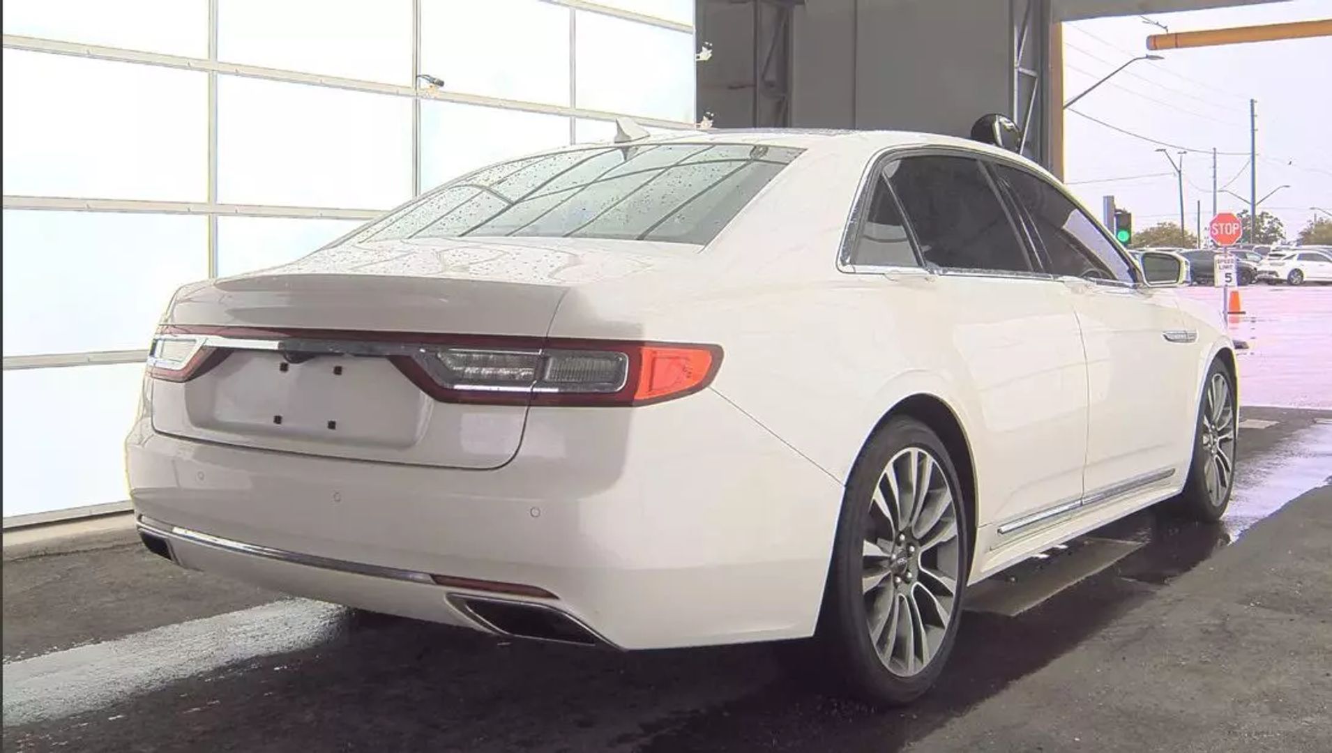 2018 Lincoln Continental - Image 2
