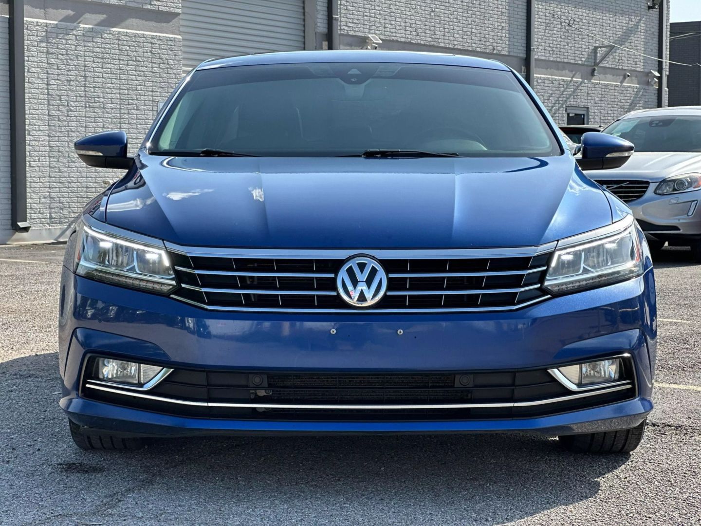 2017 Volkswagen Passat - Image 11