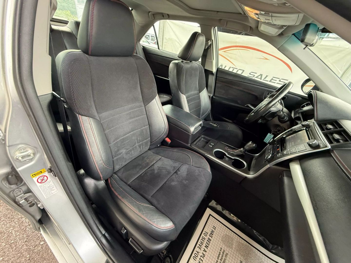 2015 Toyota Camry - Image 26