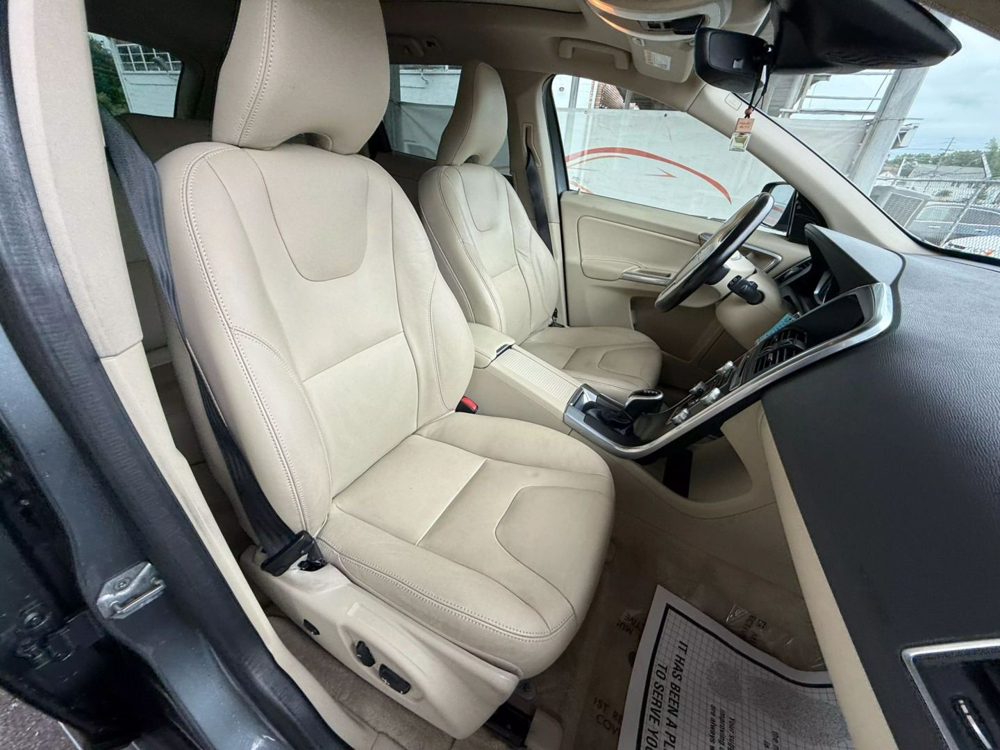 2016 Volvo Xc60 - Image 26