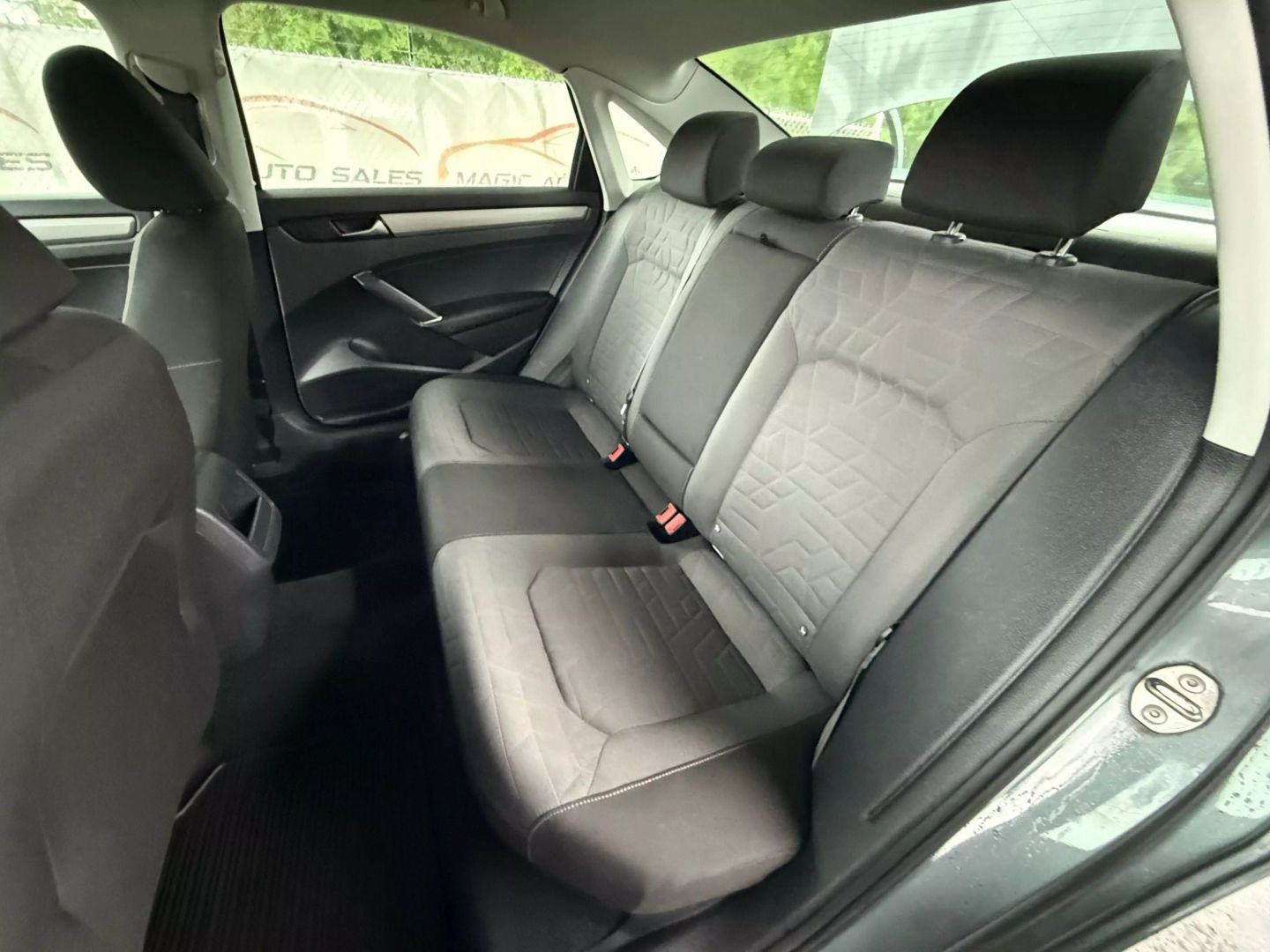 2021 Volkswagen Passat - Image 17