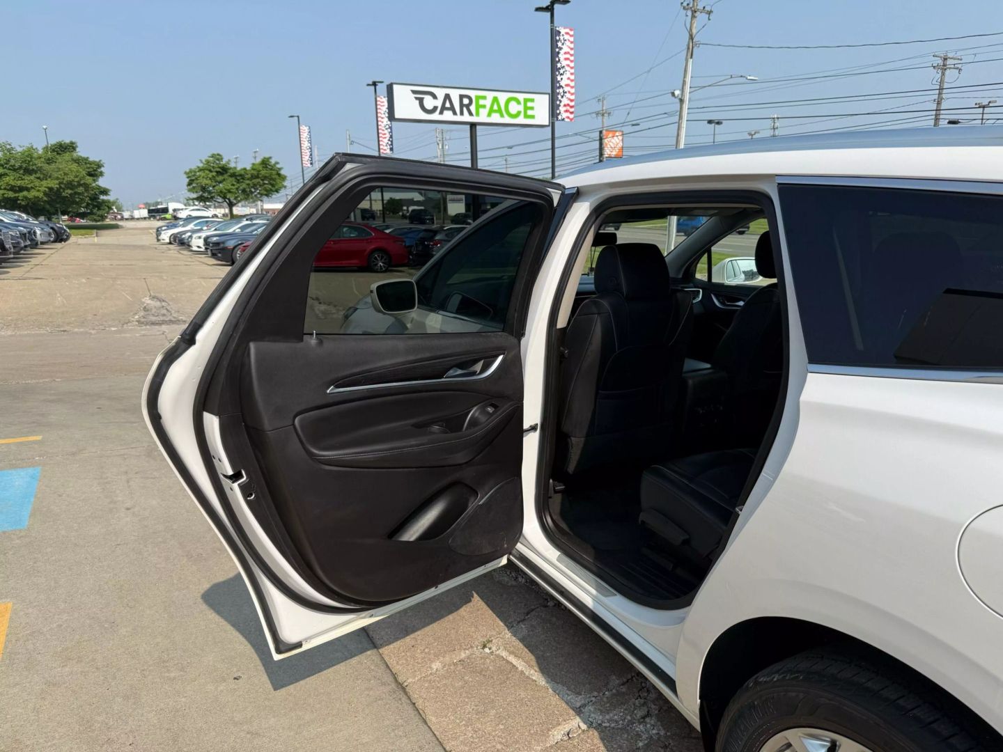 2020 Buick Enclave - Image 21