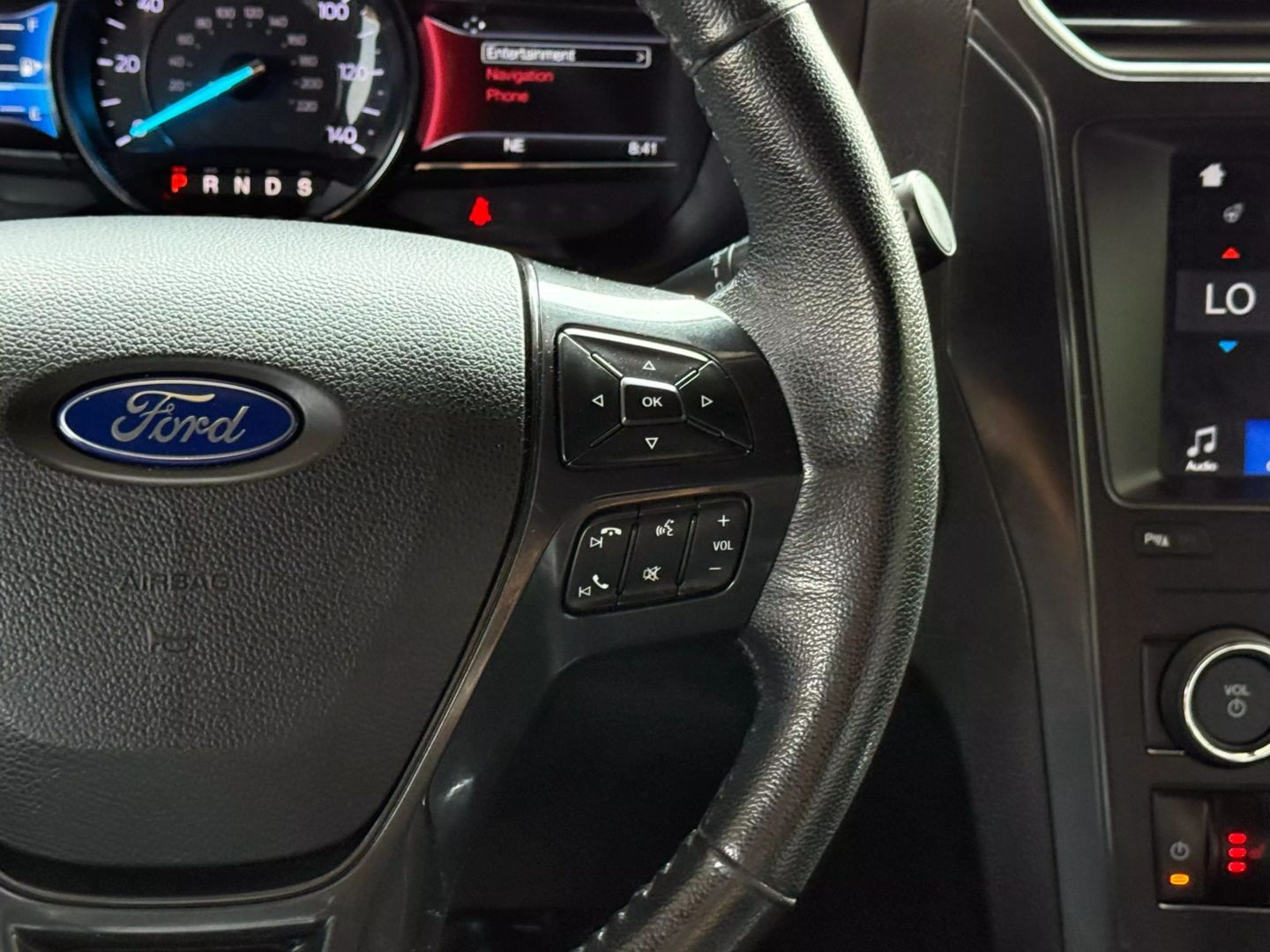 2019 Ford Explorer - Image 35