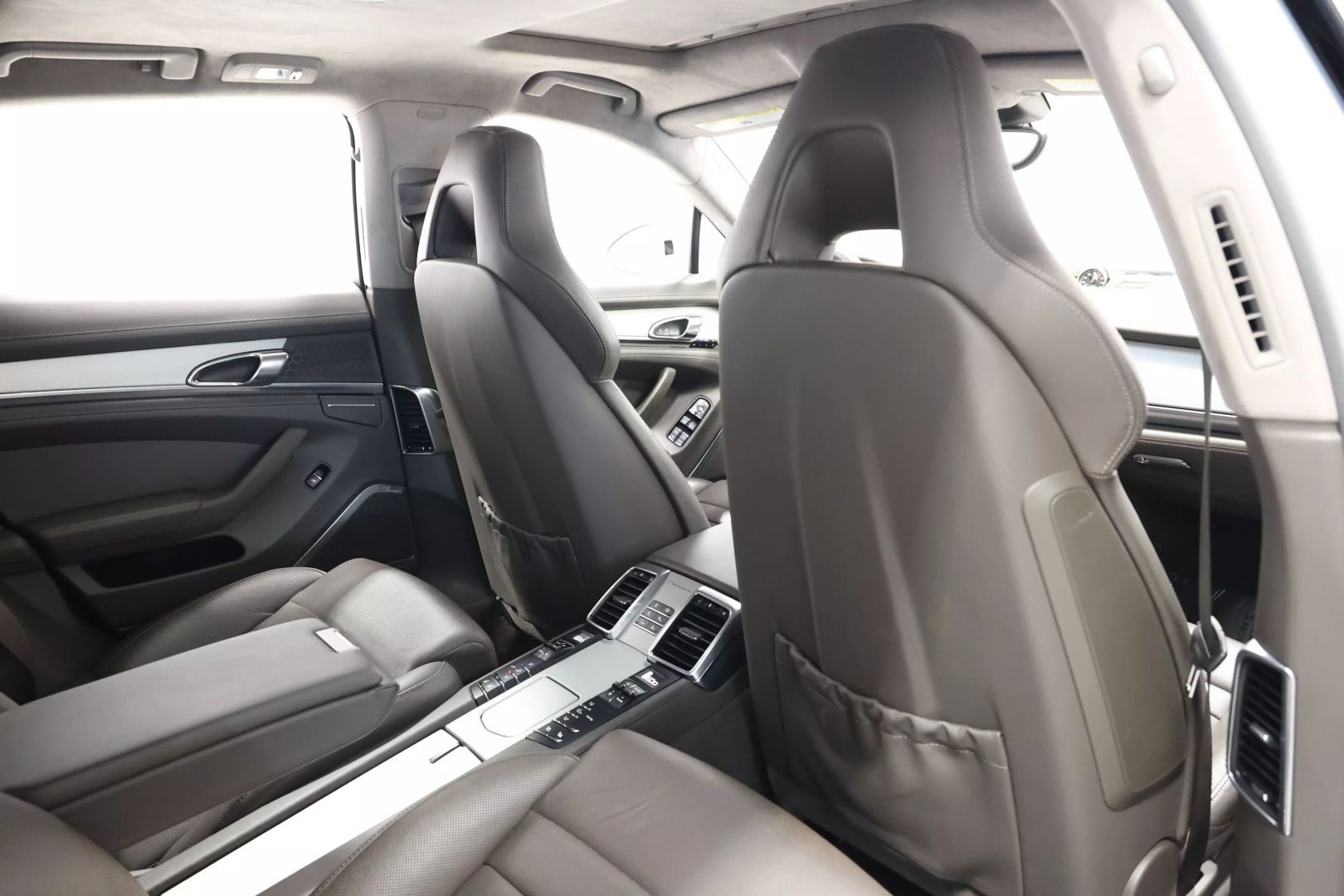 2014 Porsche Panamera - Image 99