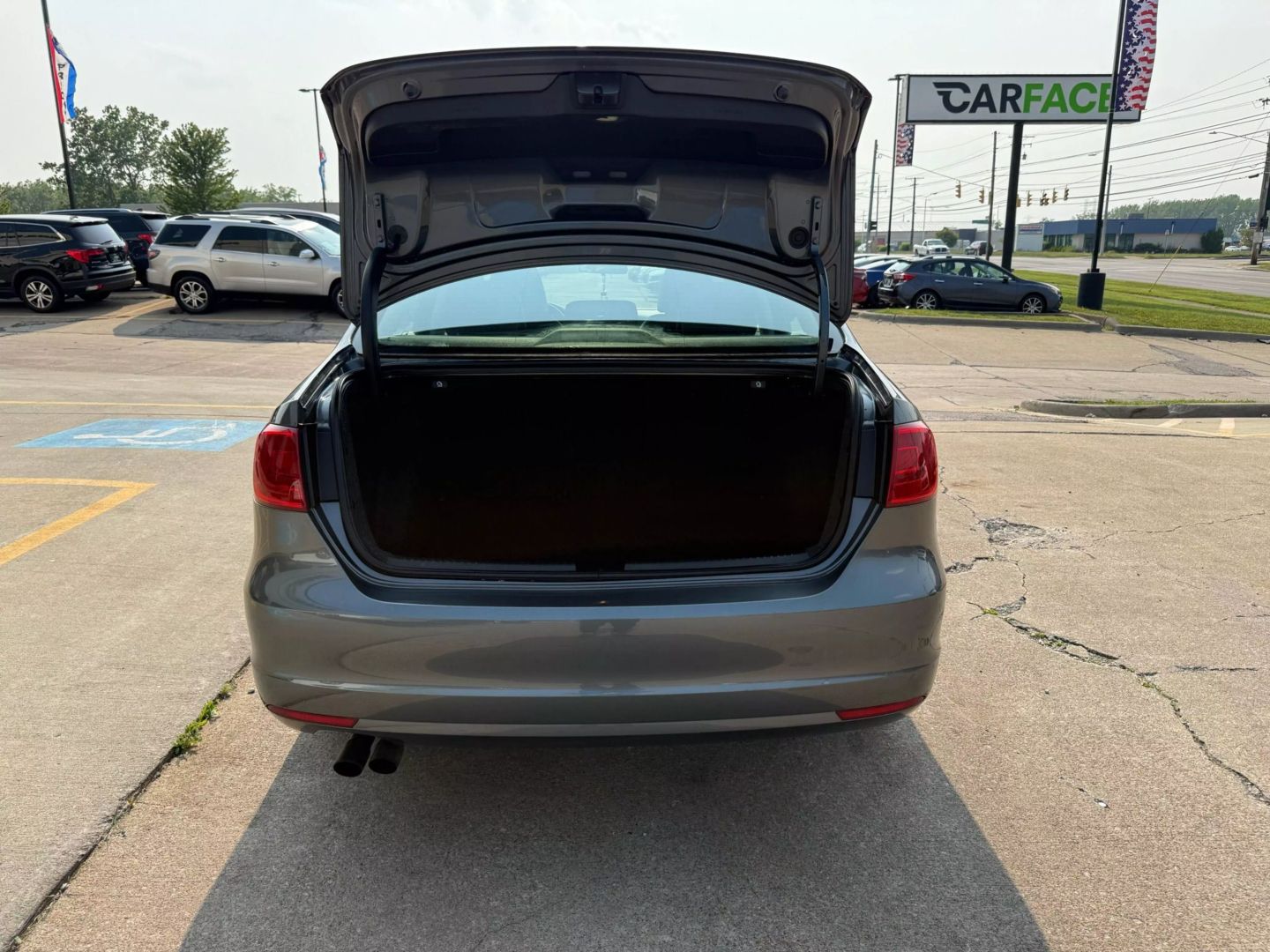2013 Volkswagen Jetta - Image 12