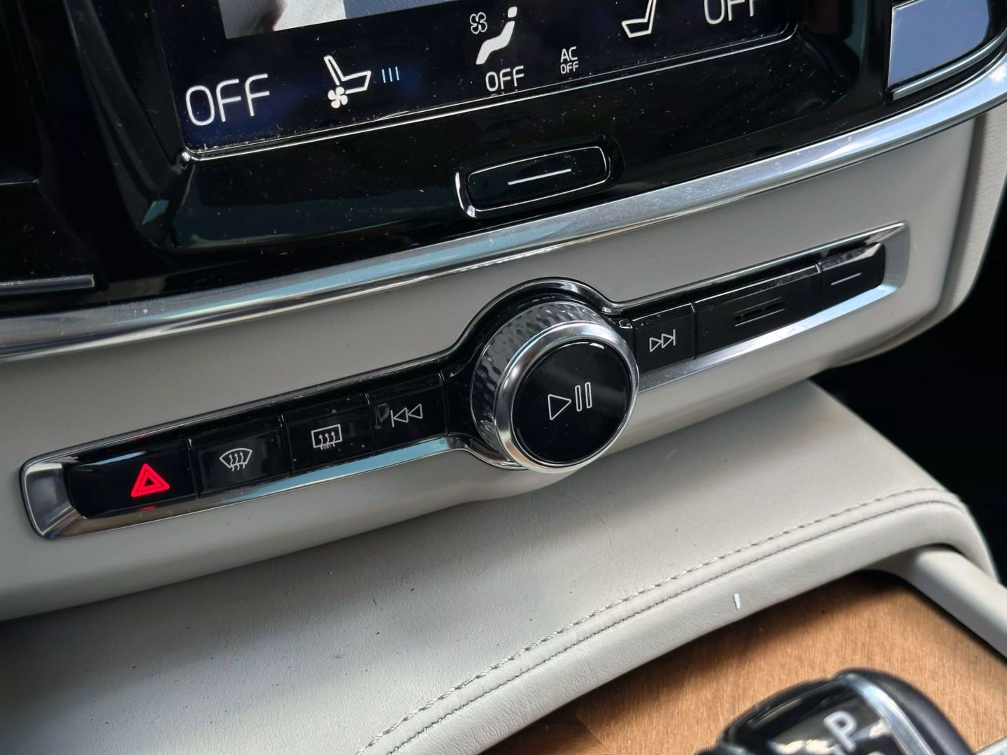2018 Volvo S90 - Image 43