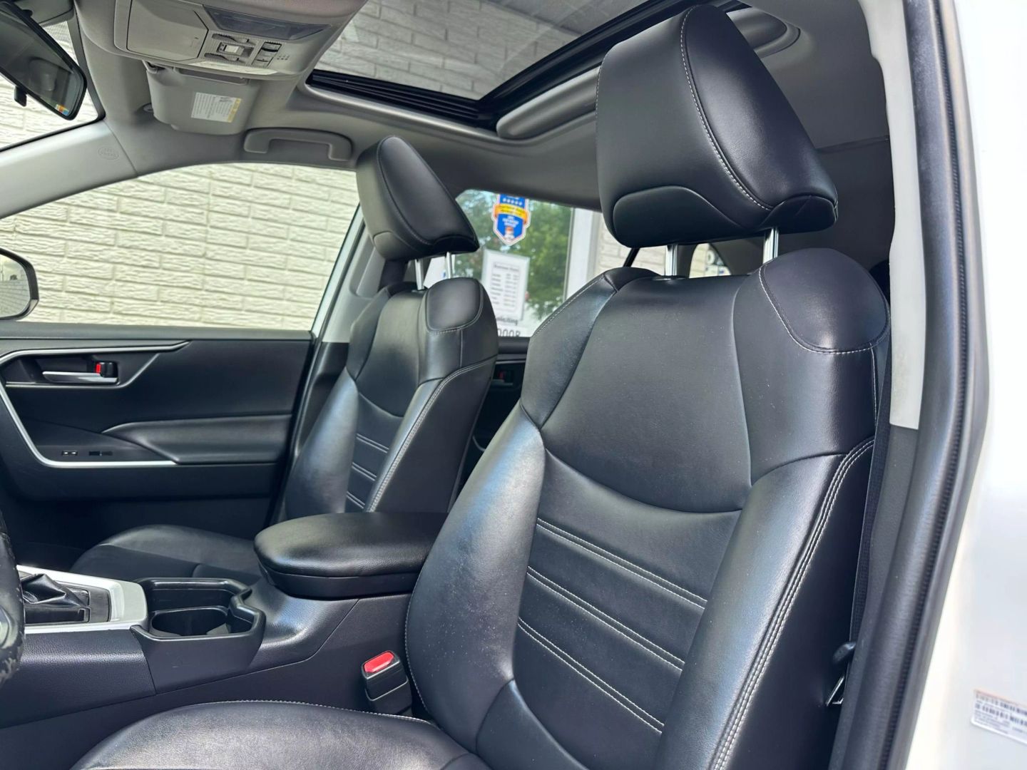 2019 Toyota Rav4 - Image 12