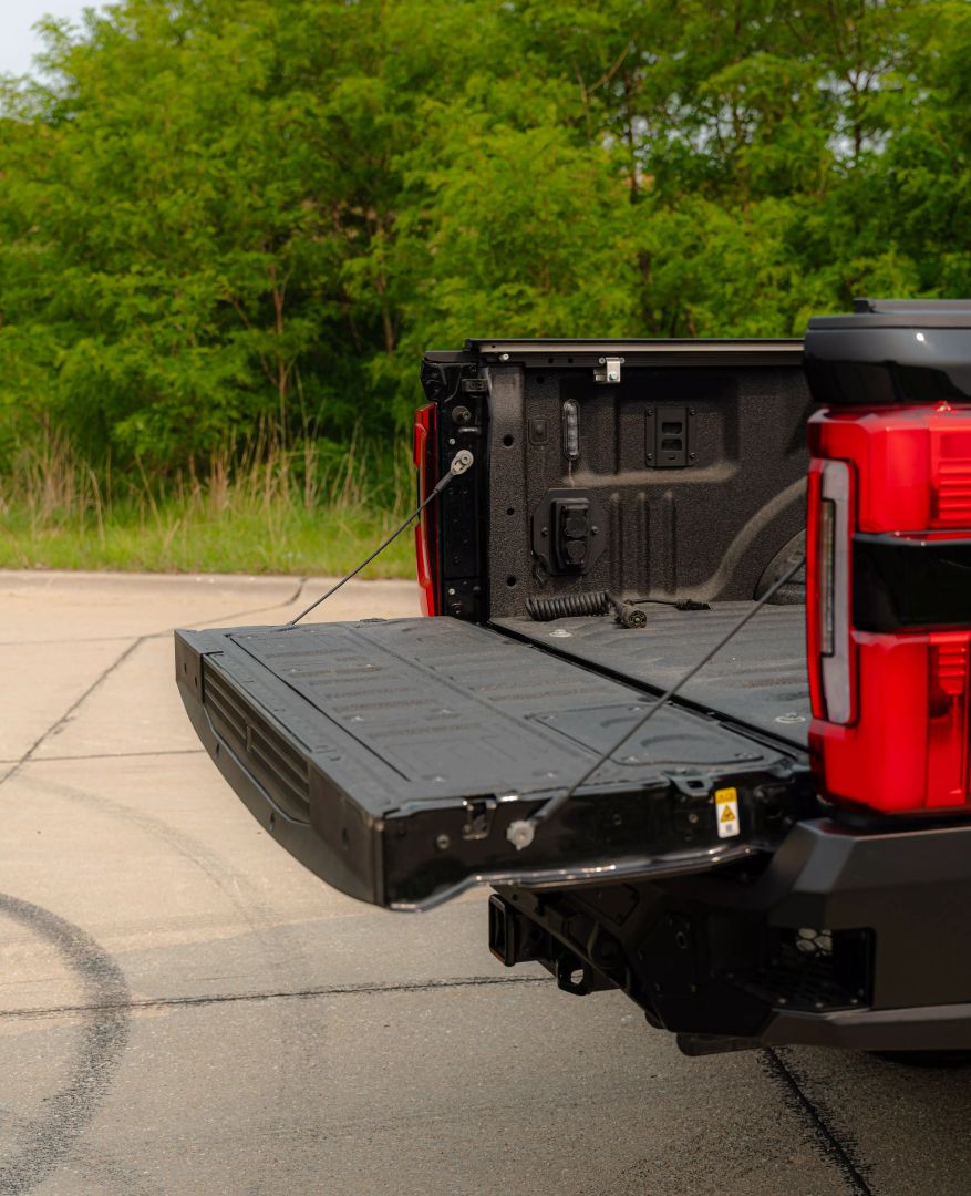 2024 Ford F350 Super Duty Crew Cab - Image 30